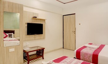 hotel plaza executive kurla