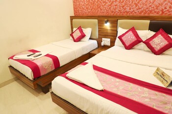hotel plaza executive kurla