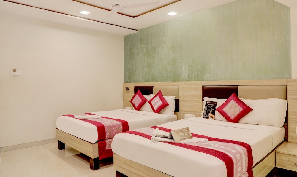 hotel plaza executive kurla