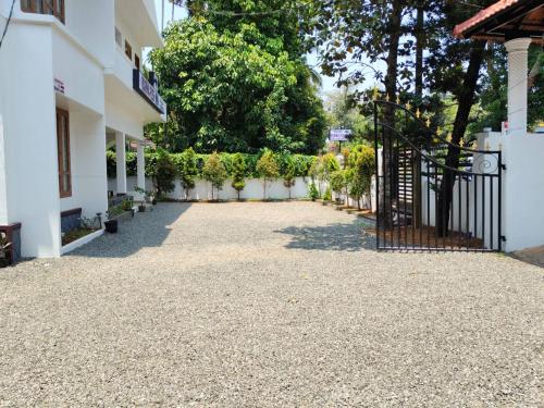 Marina Rosh Inn,Thathampally,3 star