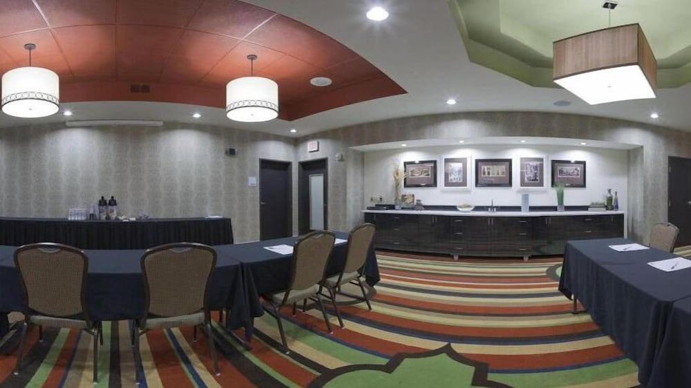 holiday inn express hotel and suites fulton by ihg