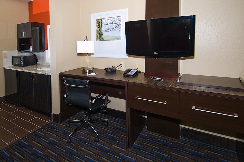 holiday inn express hotel and suites fulton by ihg