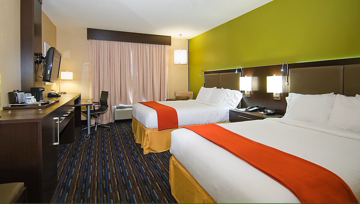 holiday inn express hotel and suites fulton by ihg
