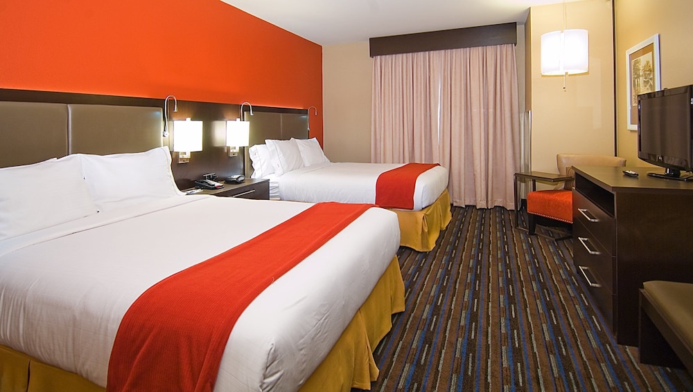 holiday inn express hotel and suites fulton by ihg