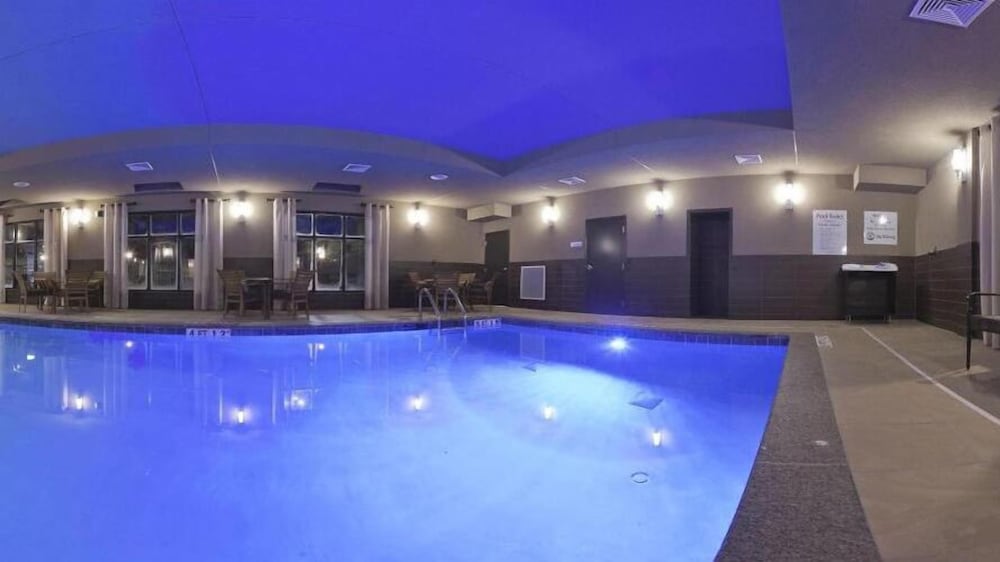 holiday inn express hotel and suites fulton by ihg