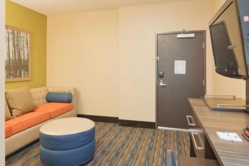 holiday inn express hotel and suites fulton by ihg