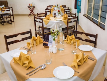 rosewood apartment hotel pantnagar