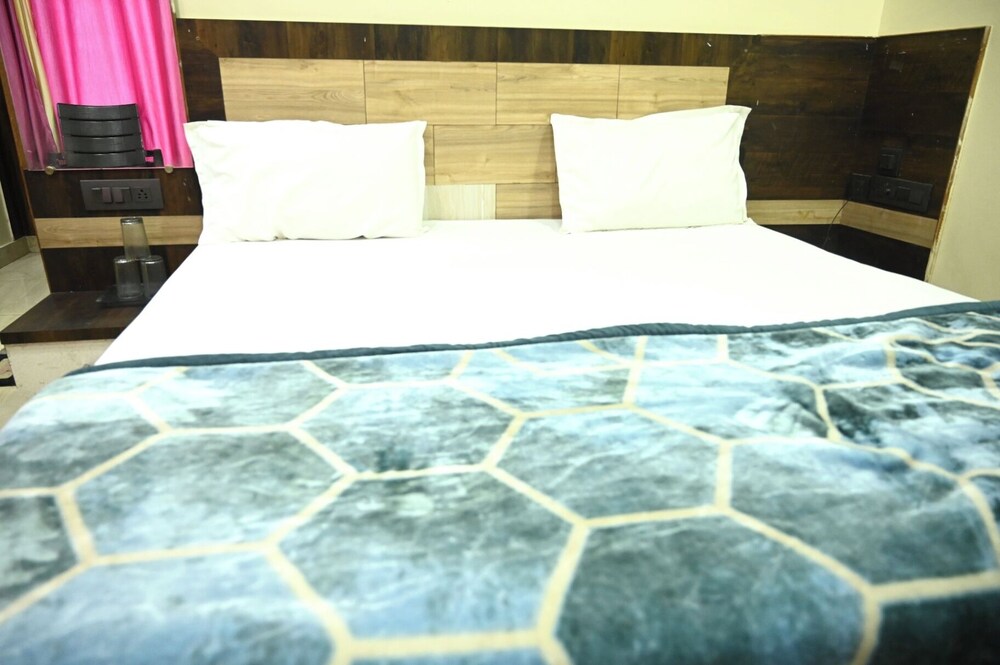 hotel crystal by wb inn