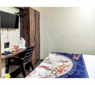 Hotel Crystal By Wb Inn,14 Rehmat Ali Ahata Bazaria, Gzb Ghaziabad, Up, Ghaziabad,1 star