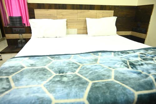 hotel crystal by wb inn