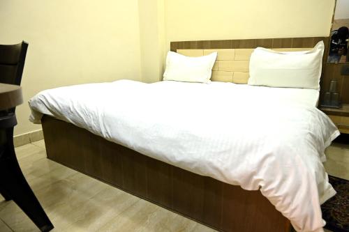 hotel crystal by wb inn