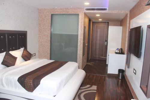 ss international hotel and spa