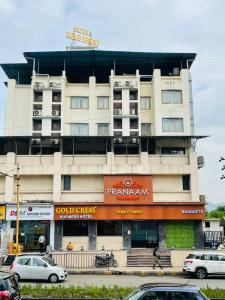hotel gold crest