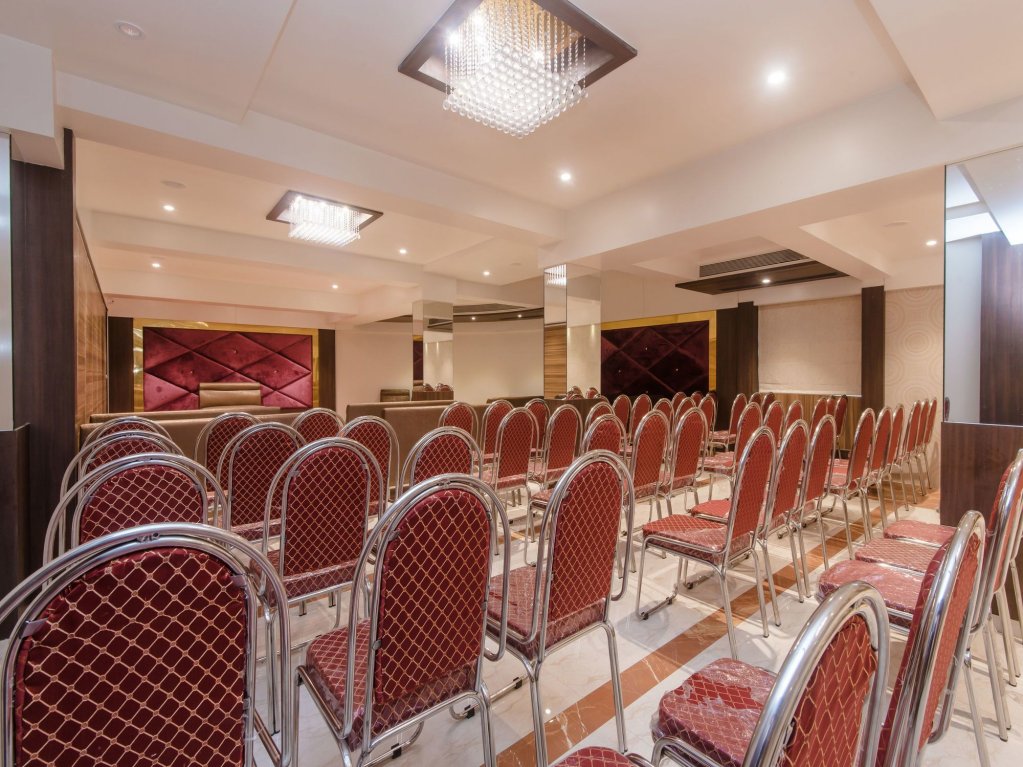 Hotel Gold Crest,Mumbai Suburban>>Mumbai,2 star