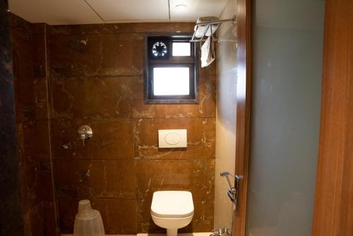 hotel gold crest