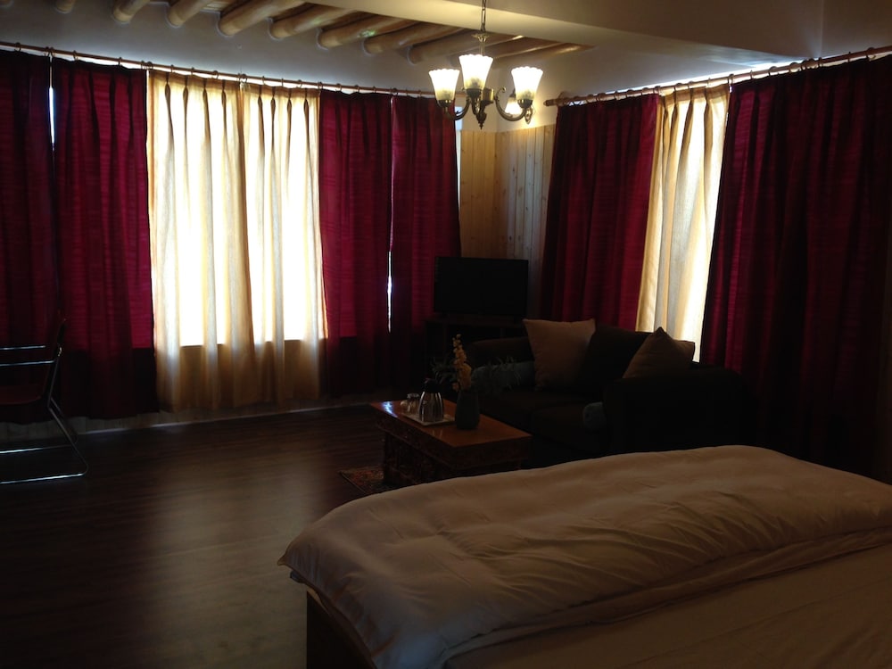 radhus boutique inn