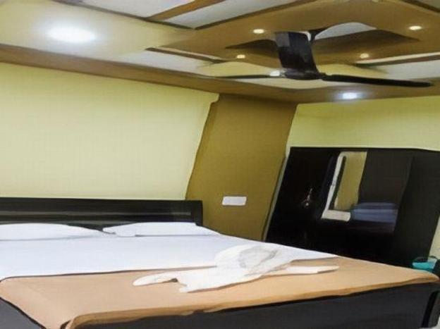 neelisha river front inn