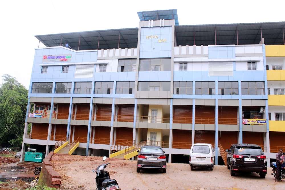 neelisha river front inn