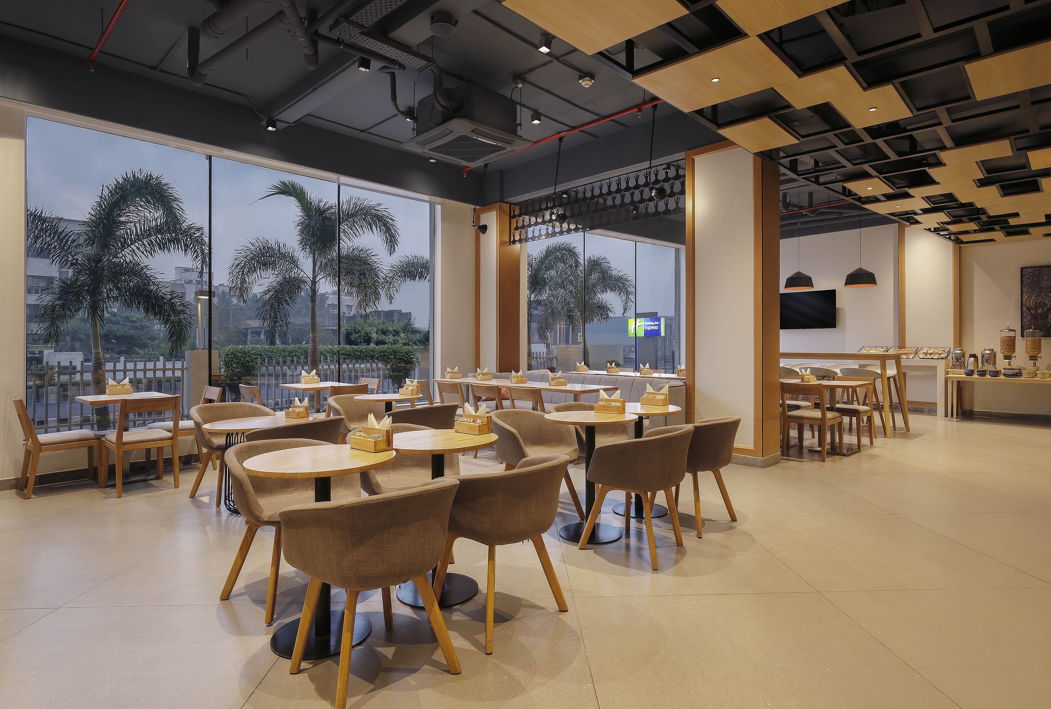 holiday inn express chennai omr thoraipakkam an ihg hotel