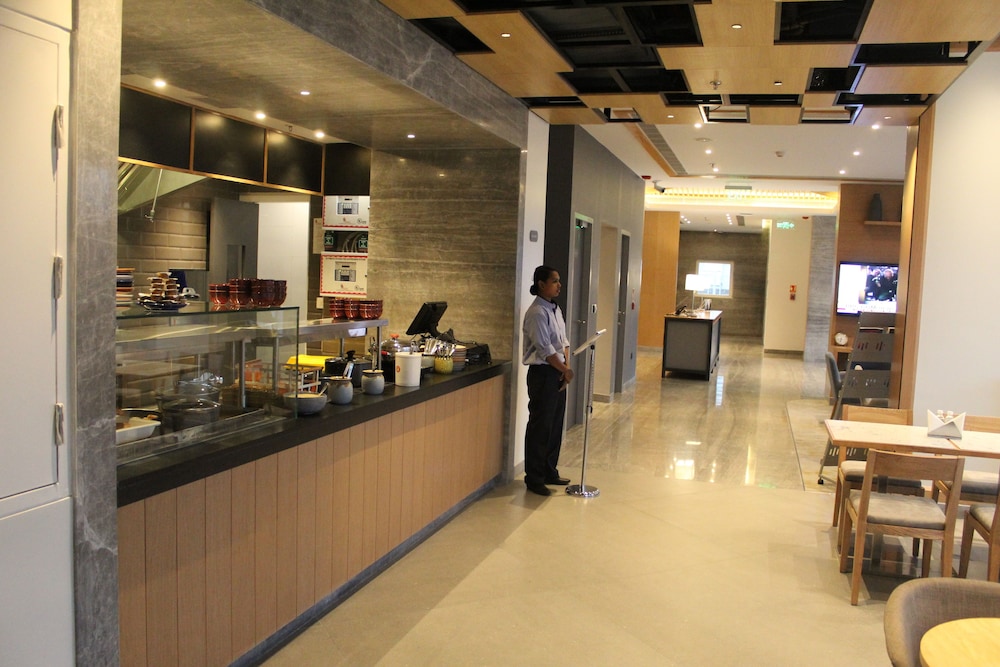 holiday inn express chennai omr thoraipakkam an ihg hotel