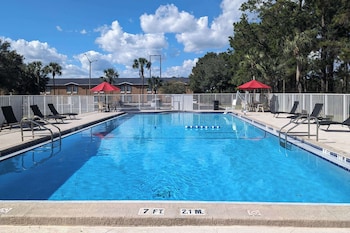 Quality Inn Gainesville I-75,Alachua County>>Alachua,3 star