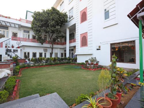 hotel triveni residency
