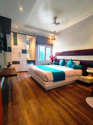 the gurveer royal