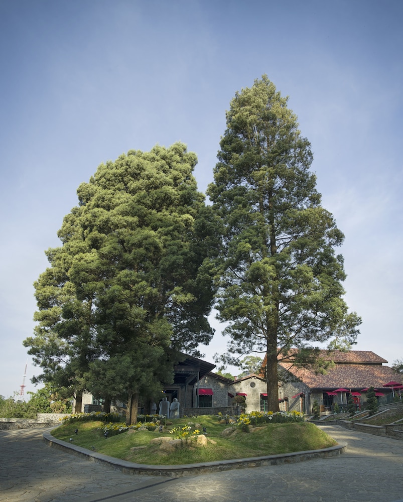 The Tamara Kodai,Kodaikanal>>Dindigul,5 star