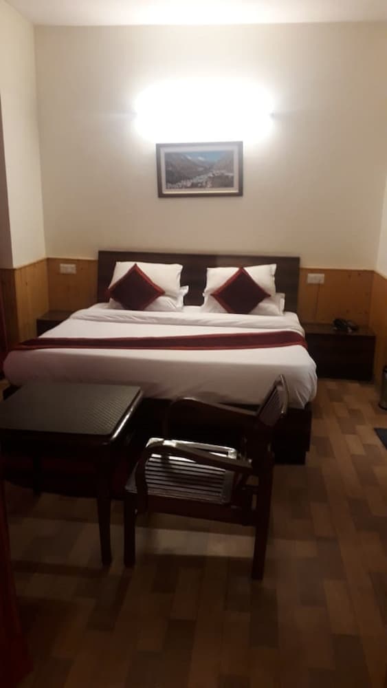 seven hills hotel