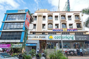 hotel ellora park