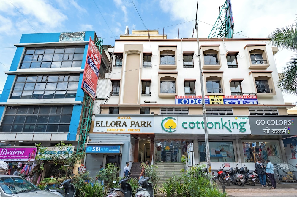 hotel ellora park
