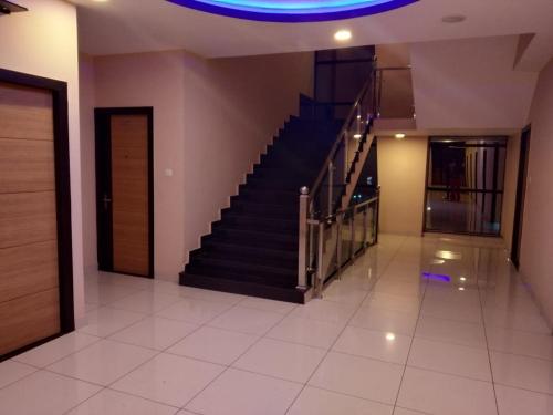 hotel reyansh