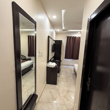 hotel khatana palace