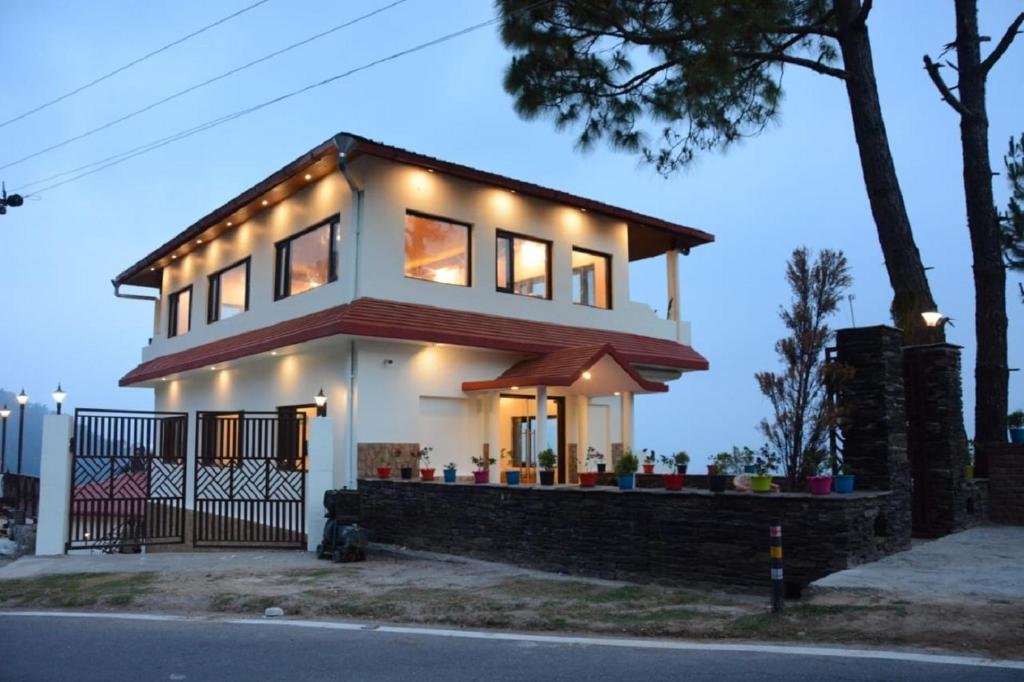 Boros Resort,Binsar>>Almora,3 star