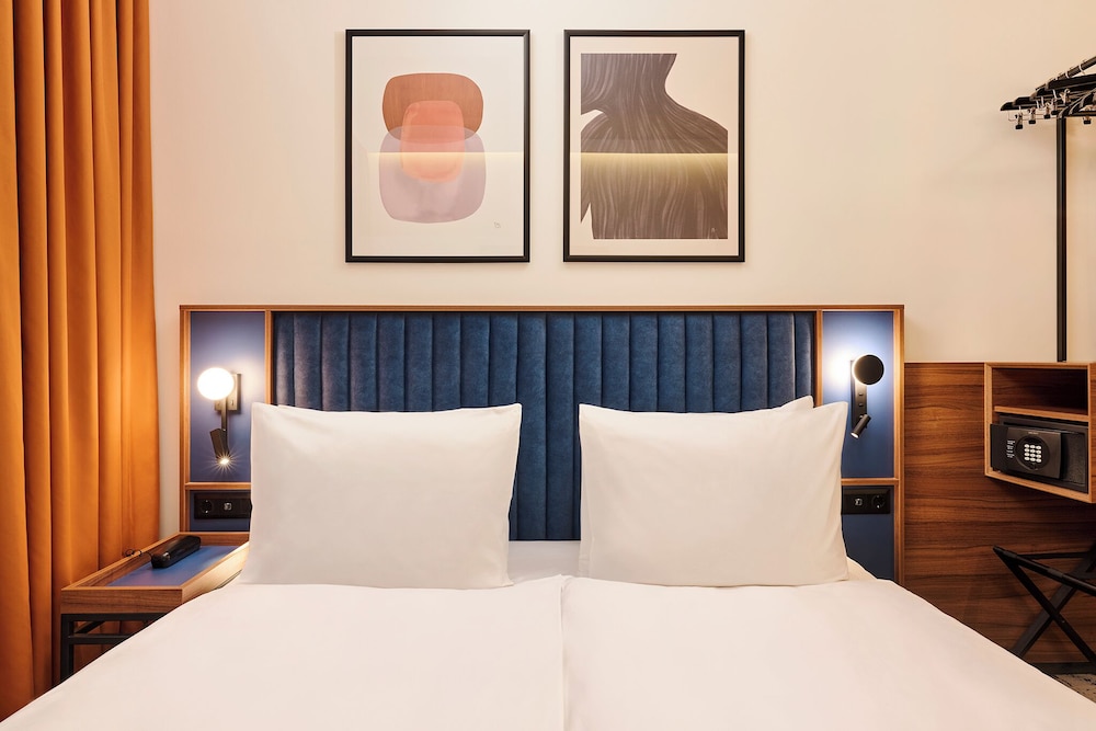 d8 hotel