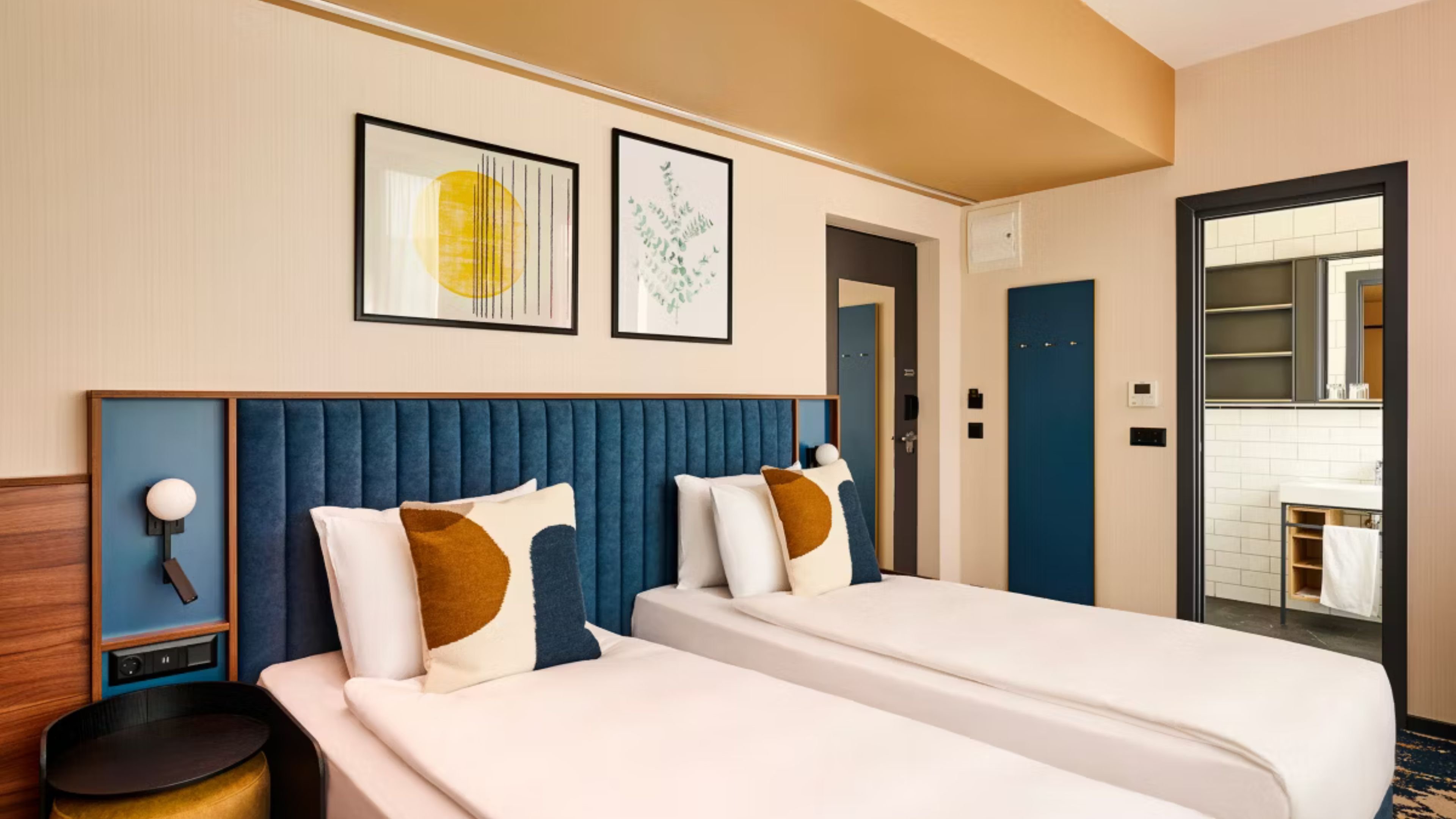 d8 hotel