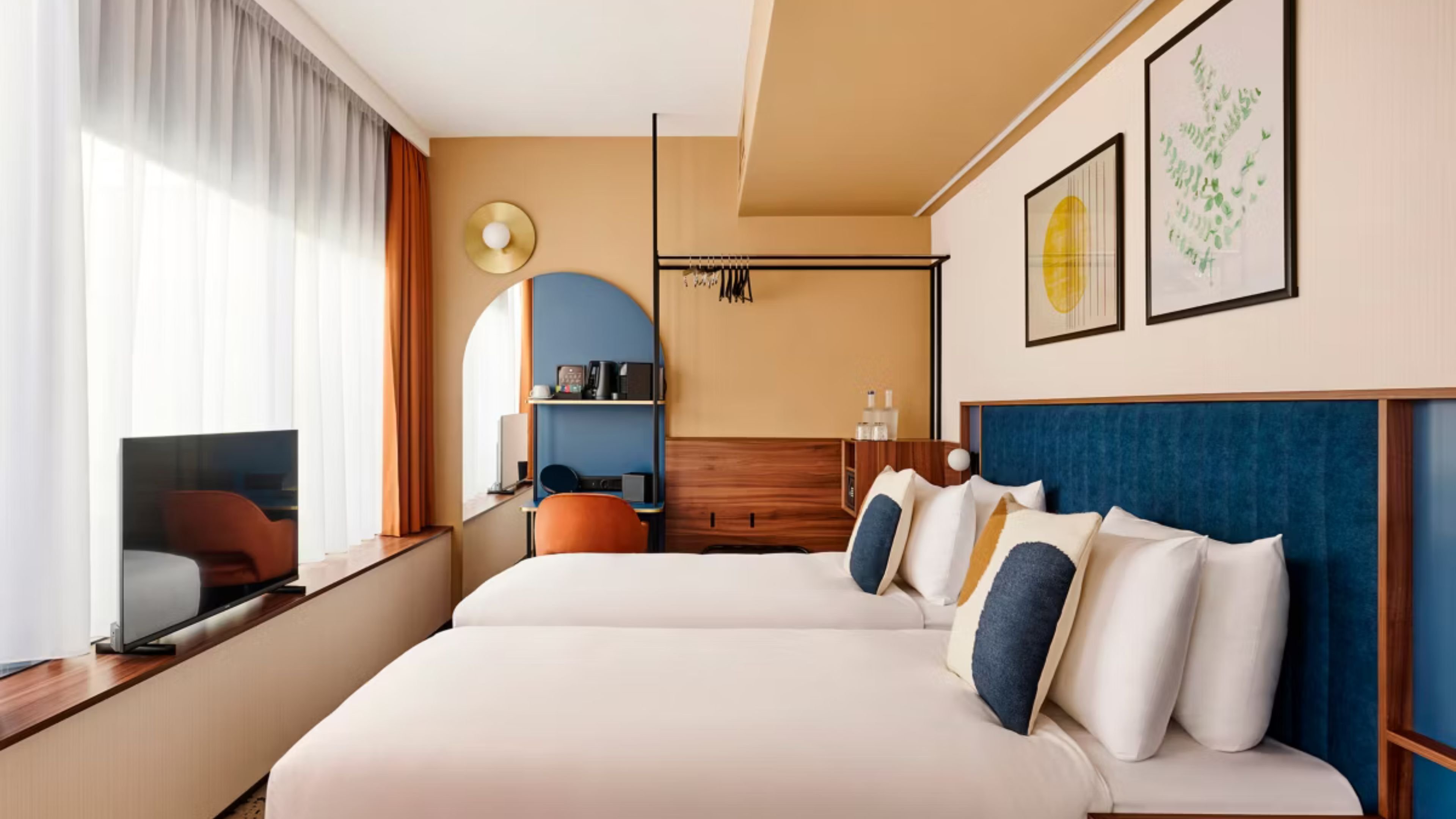 d8 hotel