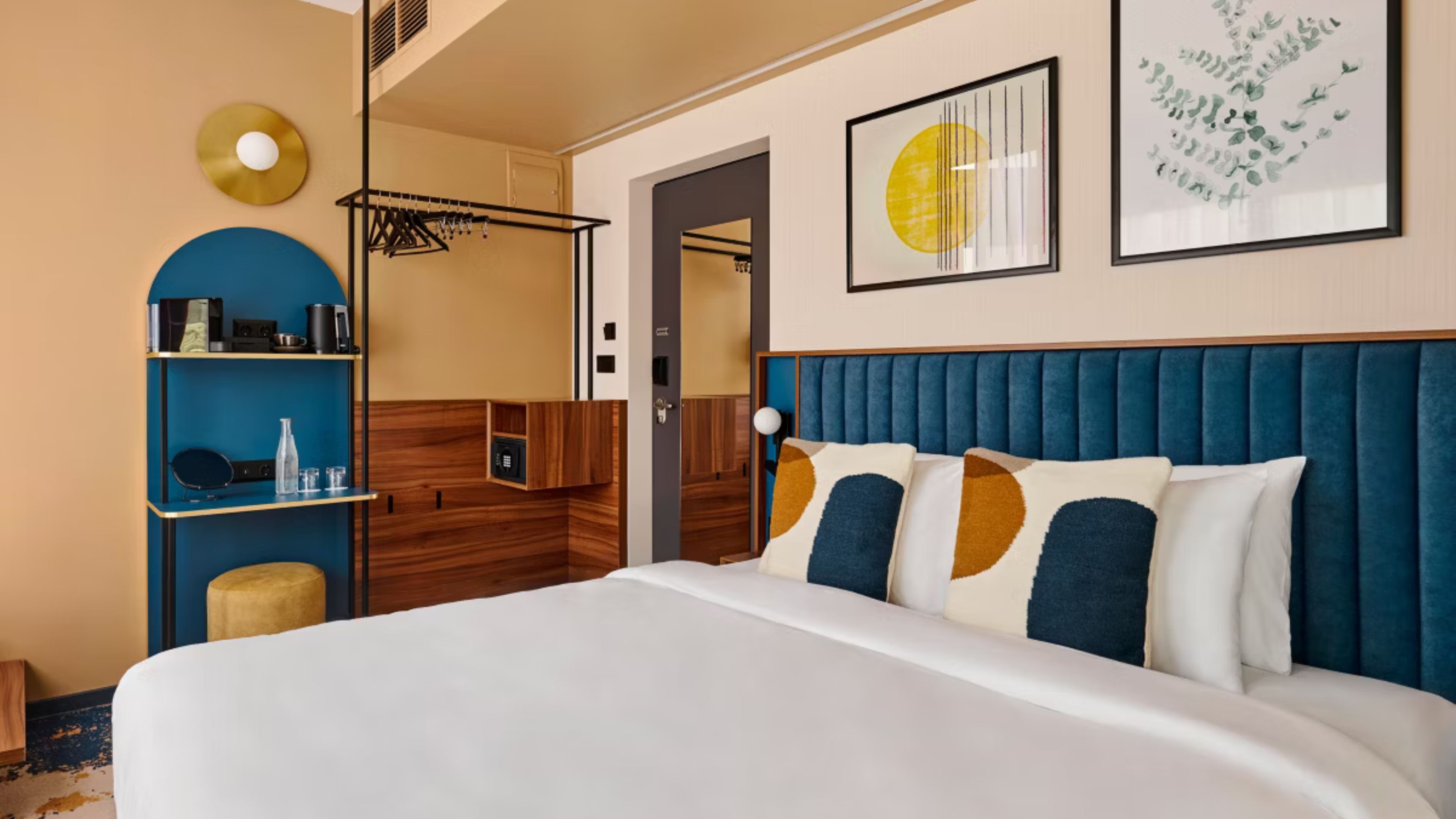 d8 hotel