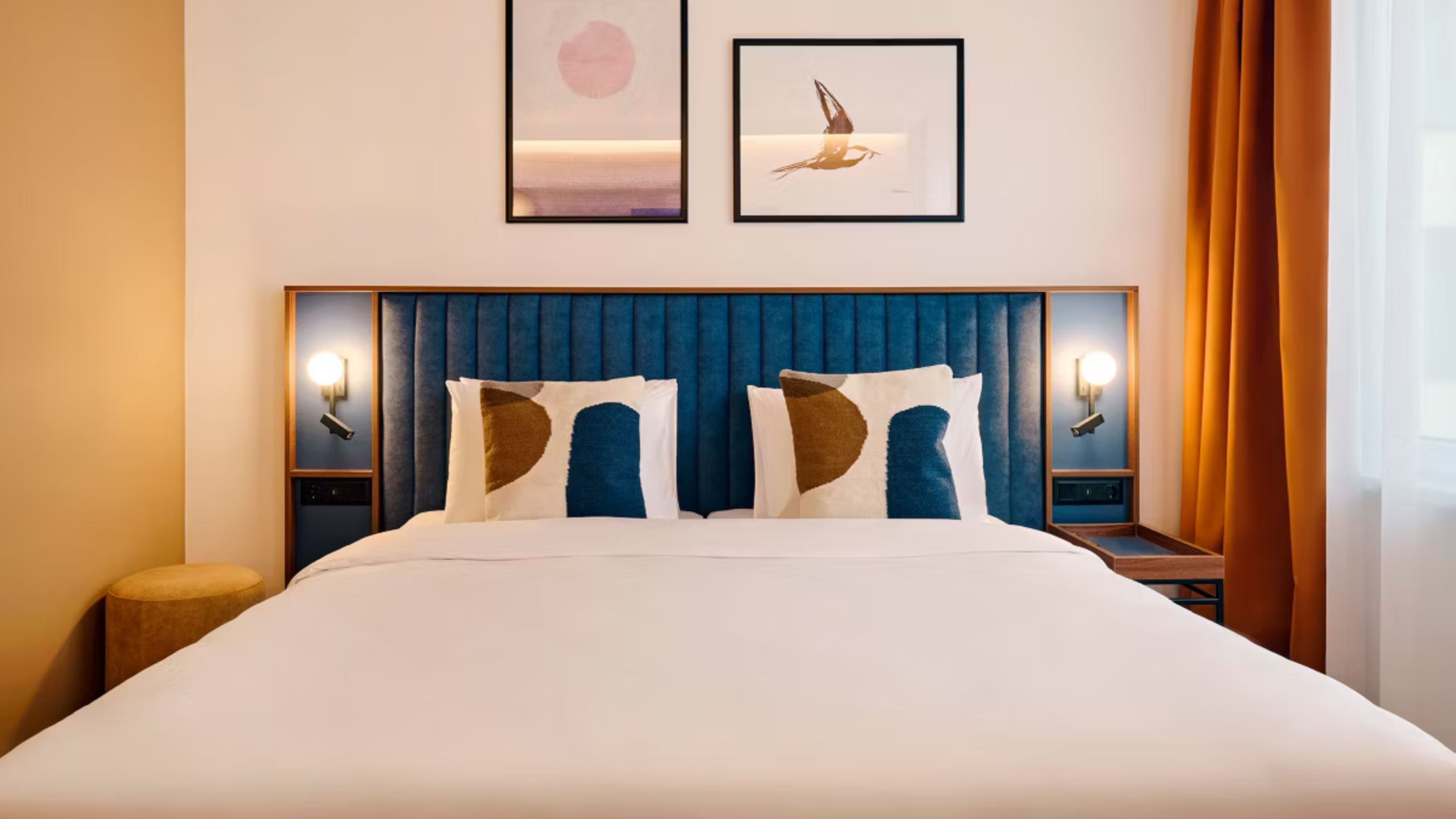 d8 hotel