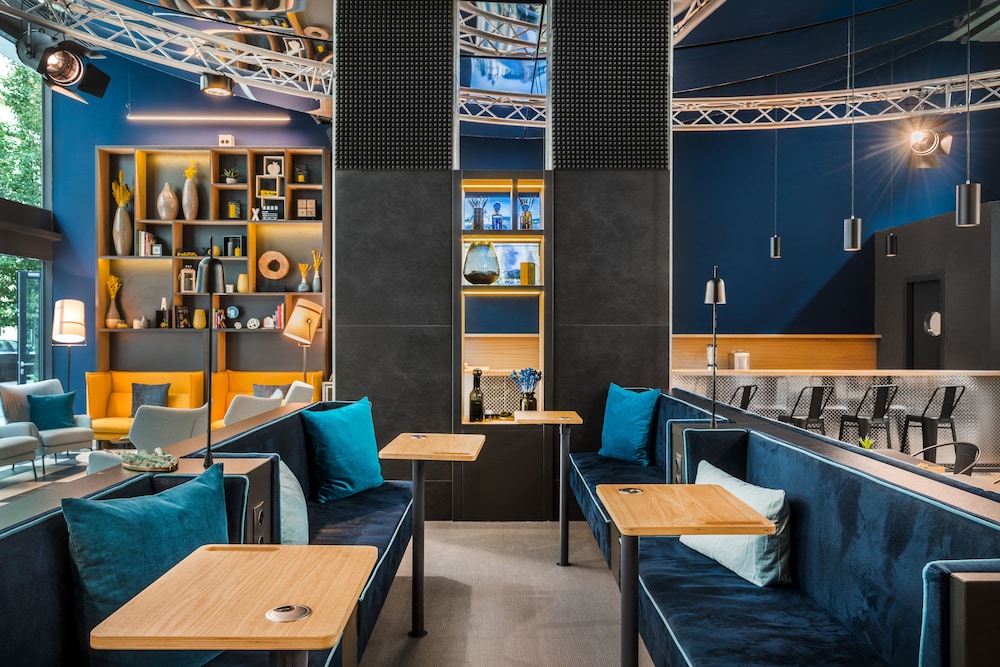 d8 hotel