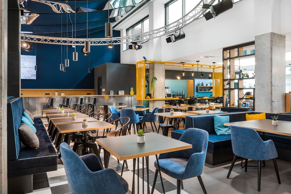 d8 hotel