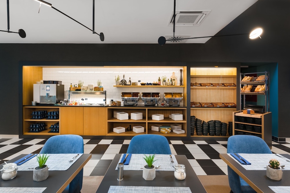 d8 hotel