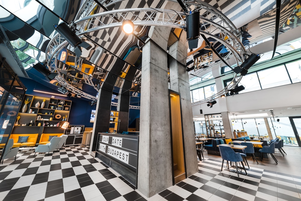 d8 hotel
