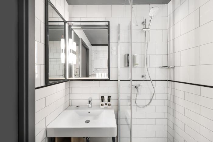 d8 hotel
