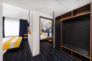 d8 hotel