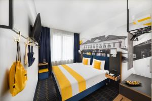 d8 hotel