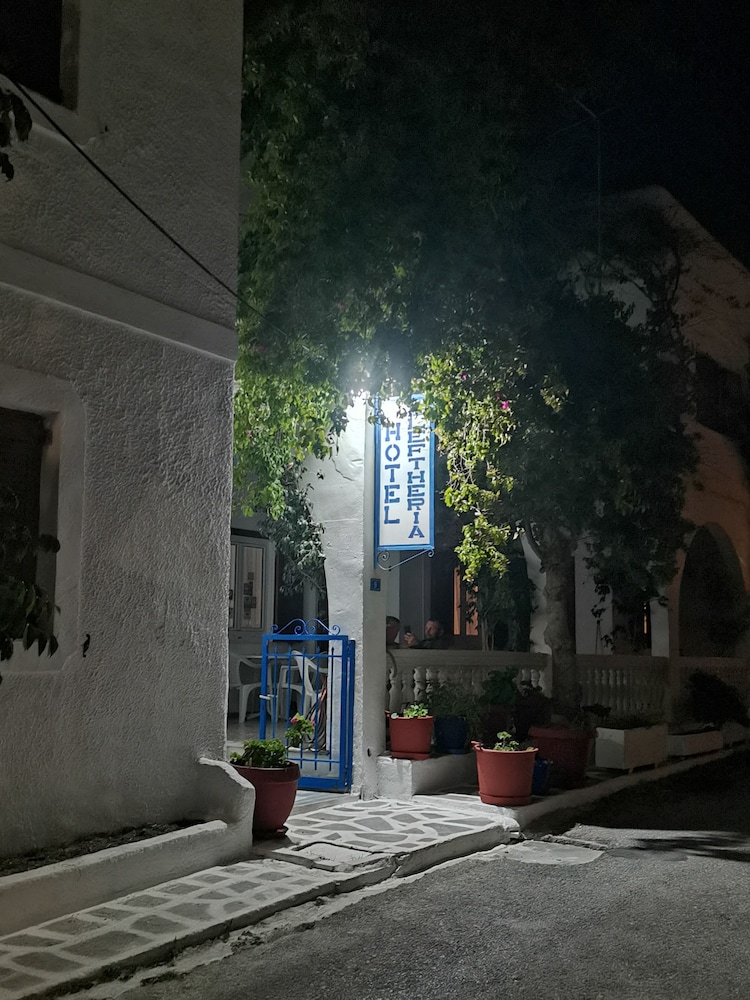 paros