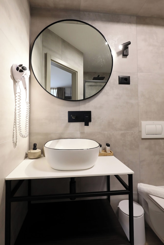 bandb arena prestige rooms
