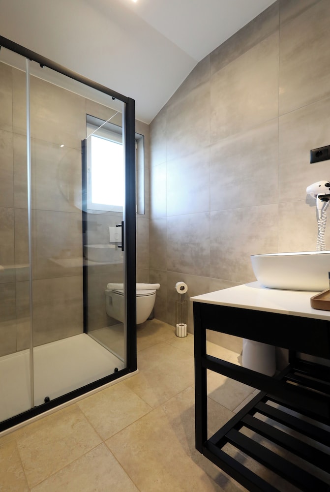 bandb arena prestige rooms