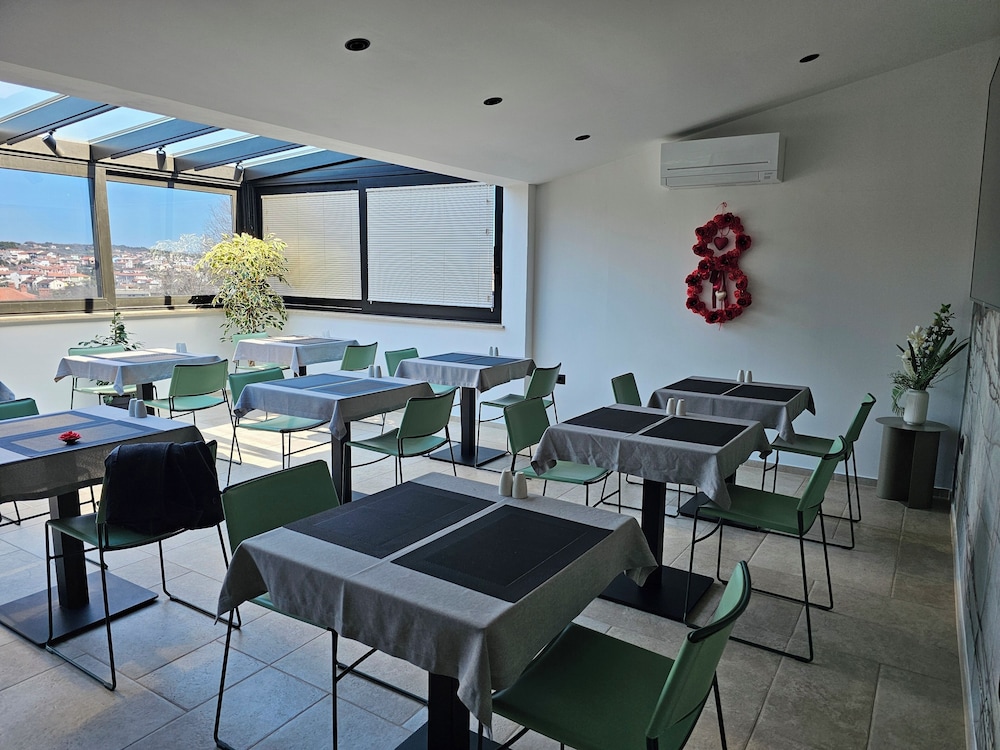 bandb arena prestige rooms